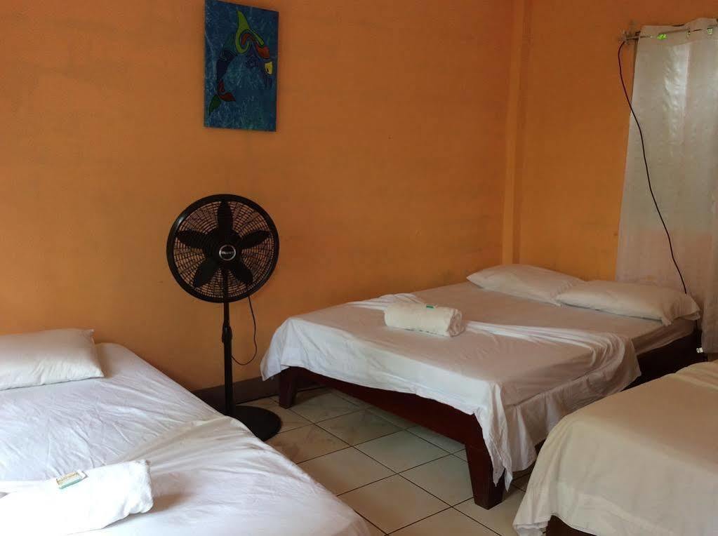Cabinas El Muellecito Tortuguero Zewnętrze zdjęcie
