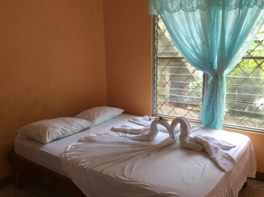 Cabinas El Muellecito Tortuguero Zewnętrze zdjęcie